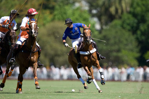 爱游戏-古典马球运动再现，复古运动的新潮流