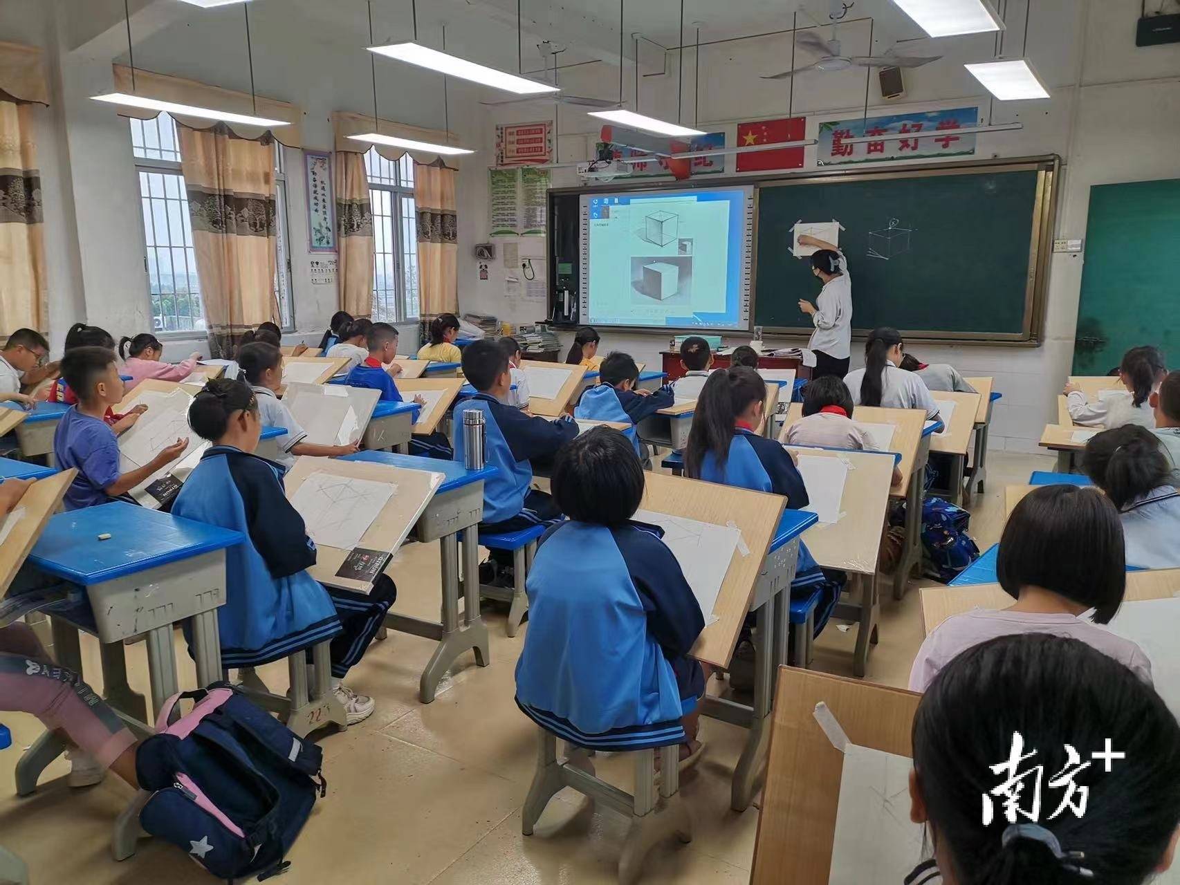 爱游戏官方-青少年裁判员“沙盘模拟+实战操作”双轨培训系统在多地试点的简单介绍