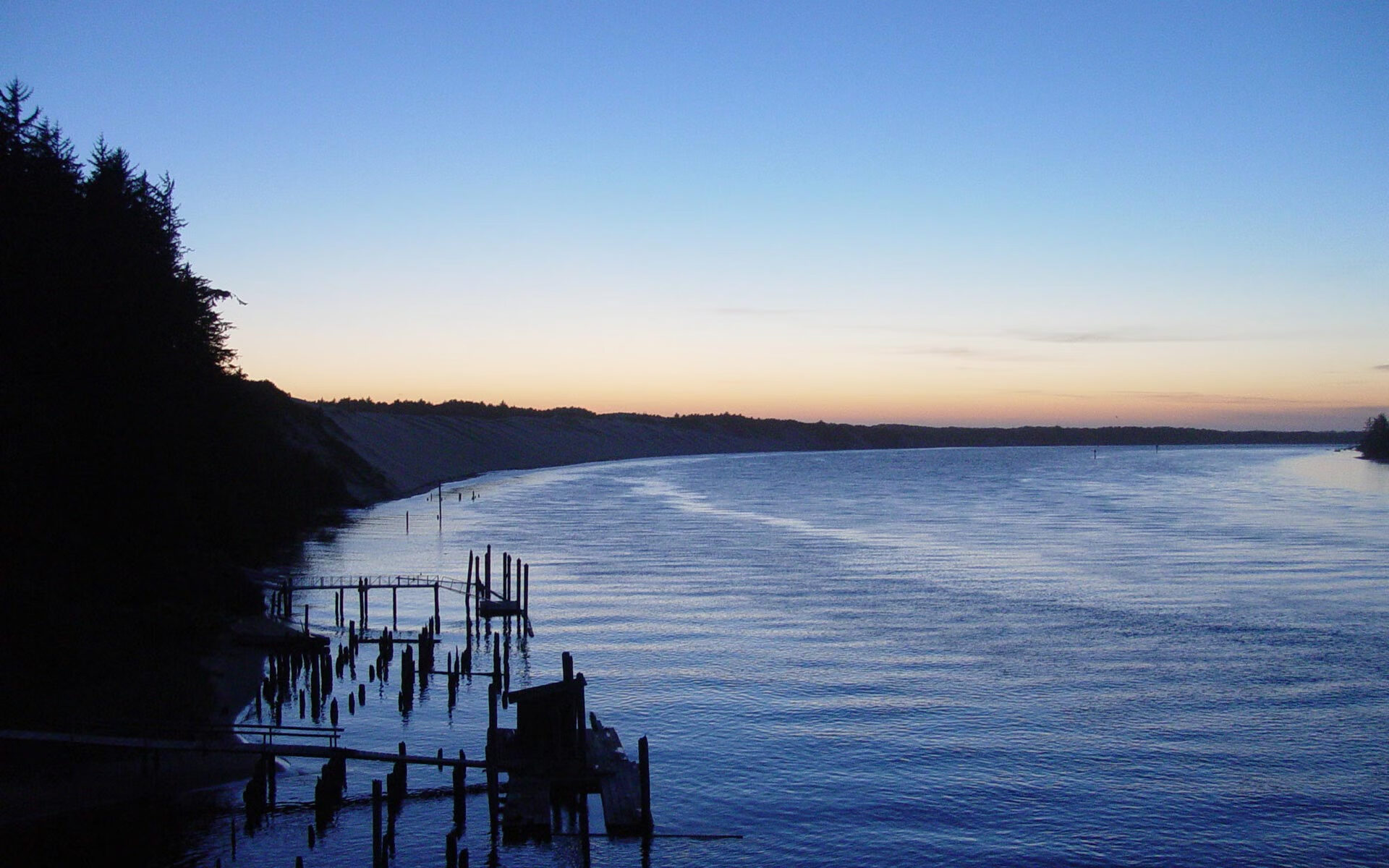 法兰克福决斗斯图加特,保级战火激烈,法兰克福-斯图加特